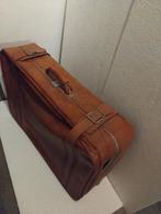 oude reiskoffer, Handtassen en Accessoires, Koffers, Gebruikt, Slot, 45 tot 55 cm, Leer