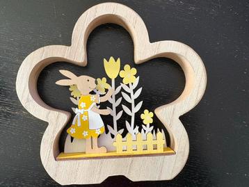 Houten versiering Pasen beschikbaar voor biedingen
