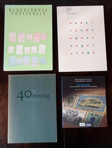 Lot boeken over filatelie beschikbaar voor biedingen