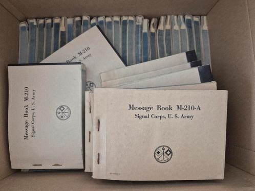 US WWII Lot 49 M210 Signal Corps Message Books, Verzamelen, Militaria | Tweede Wereldoorlog, Landmacht, Verzenden