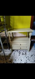 Table de nuit en bois ancienne, Enlèvement, Utilisé, Bois