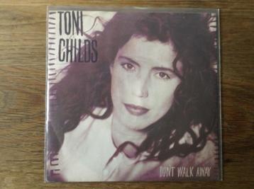 single toni childs beschikbaar voor biedingen