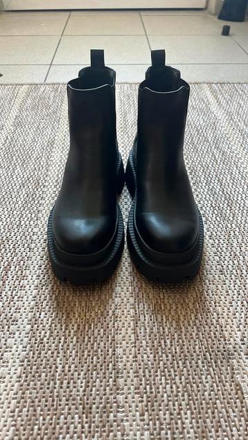 Chelsea boots beschikbaar voor biedingen