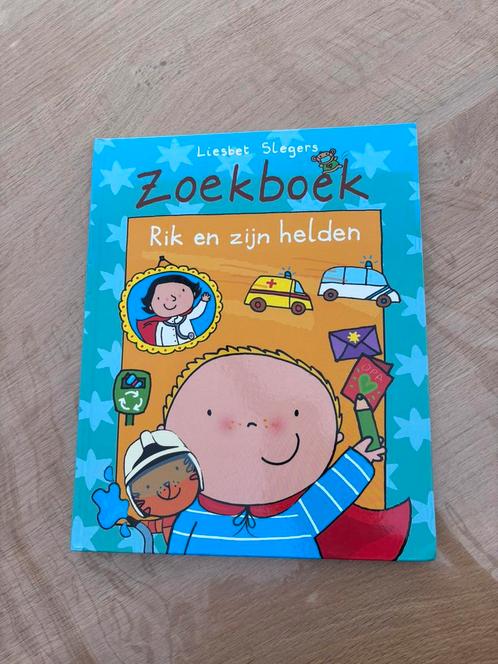 Liesbet Slegers - Zoekboek Rik en zijn helden, Boeken, Kinderboeken | Kleuters, Zo goed als nieuw, Ophalen