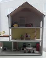 Poppenhuis met accessoires, Ophalen of Verzenden, Zo goed als nieuw, Poppenhuis