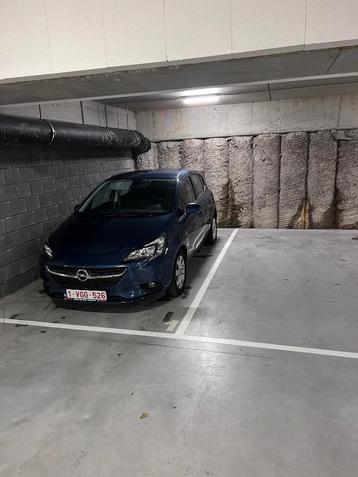 À louer belle place de parking dans résidence sécurisée disponible aux enchères