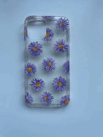 iPhone 12 hoesje met paarse bloemen beschikbaar voor biedingen
