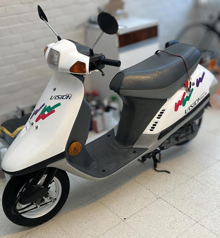 Prachtige Limited edition Honda Vision Oldtimer, Vélos & Vélomoteurs, Cyclomoteurs | Honda, Comme neuf, Classe B (45 km/h), Enlèvement