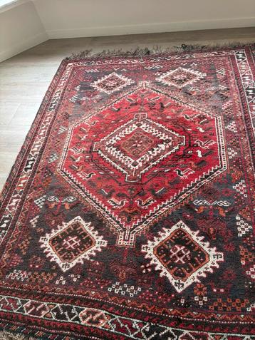 Perzisch tapijt beschikbaar voor biedingen