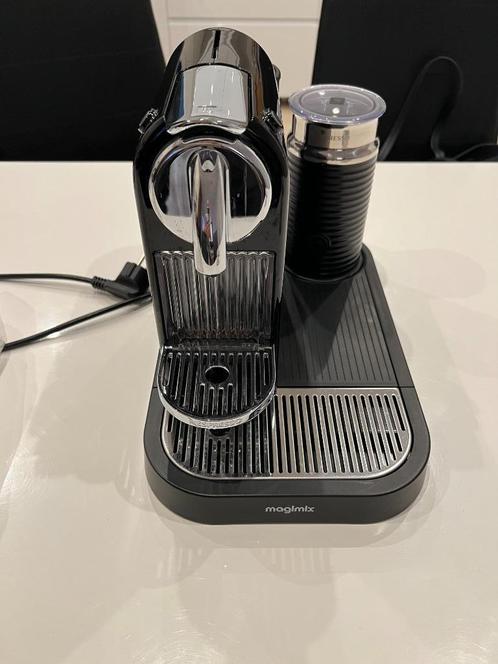Magimix - M195 - Citiz & Milk Chroom, Elektronische apparatuur, Koffiezetapparaten, Zo goed als nieuw, Koffiepads en cups, Afneembaar waterreservoir