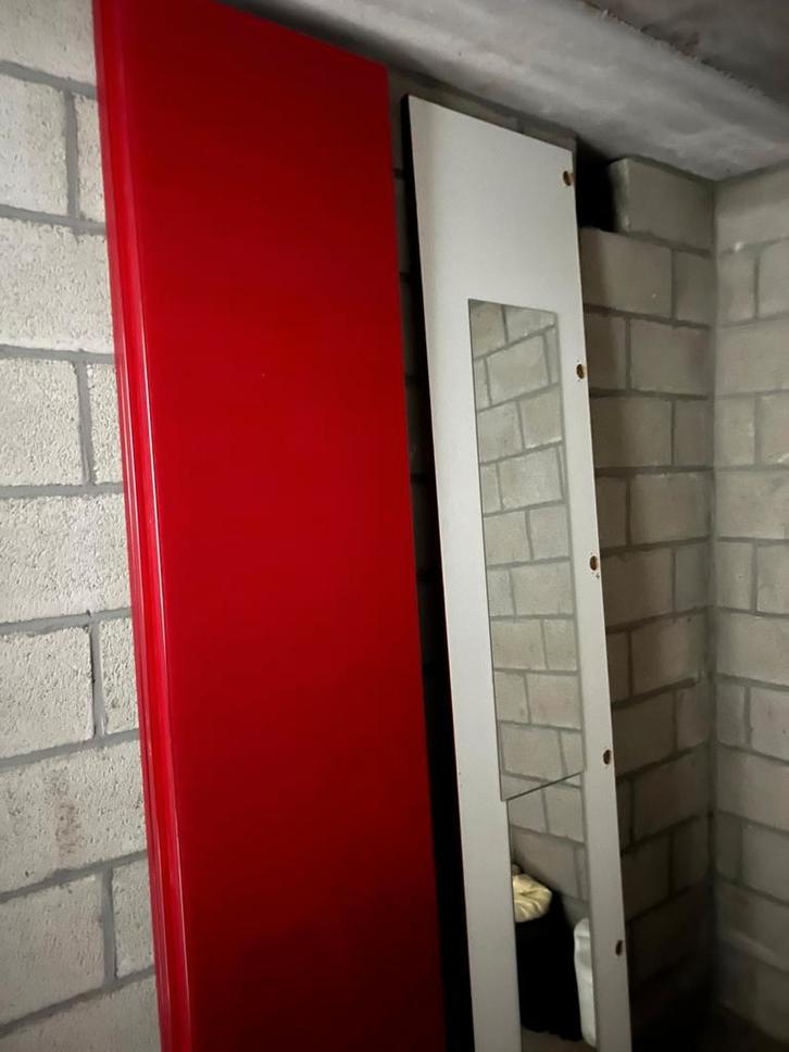 Kleerkastdeuren, rood met glas afgewerkt., Doe-het-zelf en Bouw, Deuren en Vliegenramen, Zo goed als nieuw, Glas, Ophalen