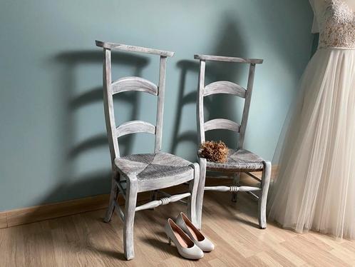 Kerkstoelen + initialen - decoratie - ceremonie - fotoshoot, Huis en Inrichting, Stoelen, Ophalen