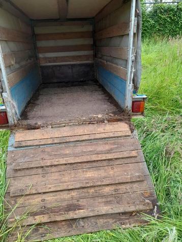 Aanhang wagen beschikbaar voor biedingen