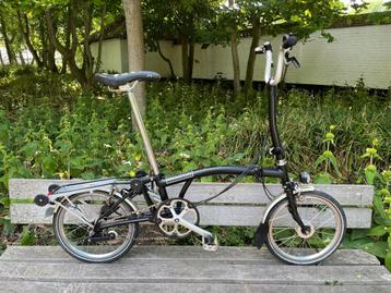 Zwarte Brompton-vouwfiets H3R beschikbaar voor biedingen