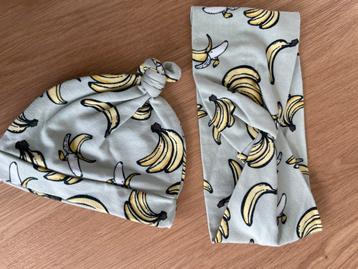 Babymuts + assorti haarband (voor papa of mama) beschikbaar voor biedingen
