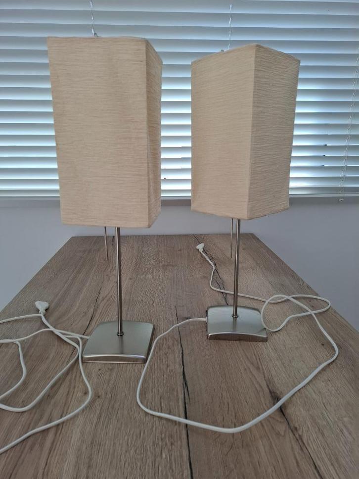 2 nachtlampjes + staande lamp (inclusief lampen!!), Huis en Inrichting, Lampen | Tafellampen, Gebruikt, 50 tot 75 cm, Metaal, Overige materialen