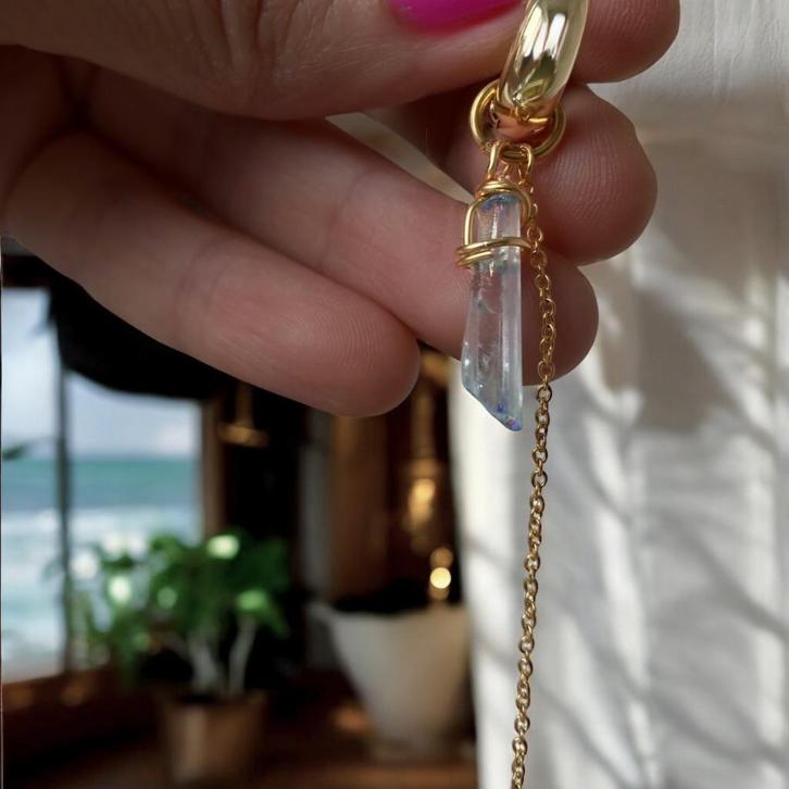 Oorbellen natuurlijke kristal staal verguld 18K goud, Handtassen en Accessoires, Oorbellen, Nieuw, Hangers, Blauw, Met kristal