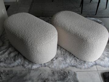 2 Boucle voetbanken beschikbaar voor biedingen