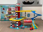Vilac houten garage, Kinderen en Baby's, Ophalen, Zo goed als nieuw
