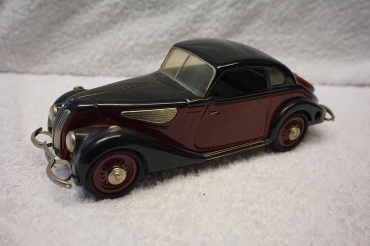 BMW 327 Coupé in Rood-zwart 1:18 Schuco, Hobby en Vrije tijd, Modelauto's | 1:18, Gebruikt, Auto, Overige merken, Ophalen of Verzenden