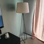 Lampe de 160 cm avec abat-jour blanc Ikea. Câble de 2 m max., Maison & Meubles, Lampes | Lampes de table, Enlèvement