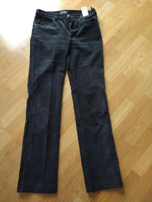 Floeren broek van Armani Jeans, Vêtements | Femmes, Culottes & Pantalons, Envoi
