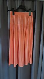 Vintage Engelse dames rok met plooien oranje lang maat 40 M, Kleding | Dames, Ophalen of Verzenden, Zo goed als nieuw, Maat 38/40 (M)