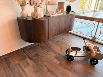 Japandi Dressoir 4 deurs mango walnoot beschikbaar voor biedingen