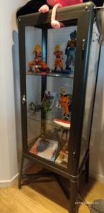 Vitrine Ikea, Enlèvement