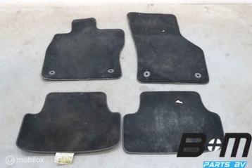 2e hands mattenset VW Golf 7 5G1863011