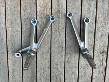 Reposes pieds passagers ZX-10R 04-05 beschikbaar voor biedingen