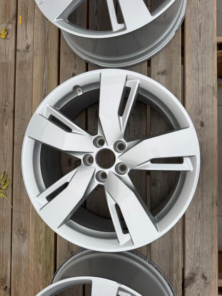 Originele Audi Q5 19” velgen (OEM Ronal), Auto-onderdelen, Banden en Velgen, Velg(en), 19 inch, 235 mm, Personenwagen, Gebruikt