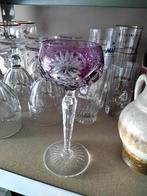 Verre à vin Val St Lambert couleur violet hauteur 19,3 cm., Enlèvement ou Envoi