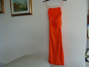 robe à bretelle, orange, très belles découpes , taille 34 beschikbaar voor biedingen
