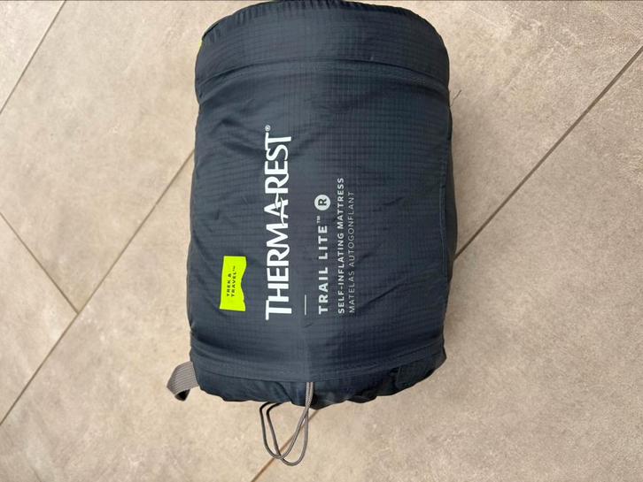 Te koop: Therm-a-Rest Trail Lite zelfopblazend slaapmatje, Caravans en Kamperen, Slaapzakken, Zo goed als nieuw, Ophalen