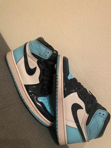 Jordan 1 high unc patent blue maat 43 beschikbaar voor biedingen