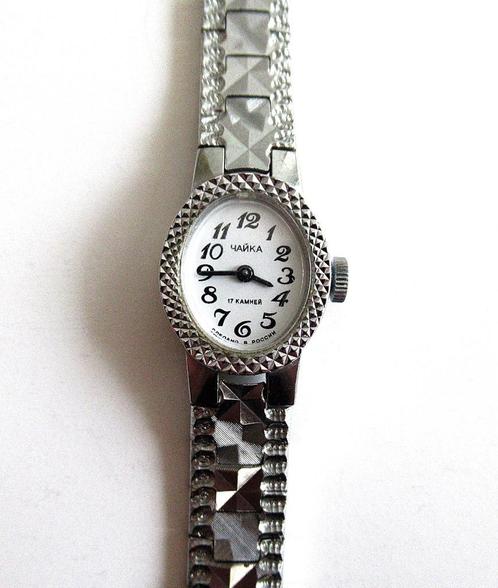 Vintage Sovjet mechanisch dames horloge van de 80 jaren., Handtassen en Accessoires, Antieke sieraden, Ophalen of Verzenden