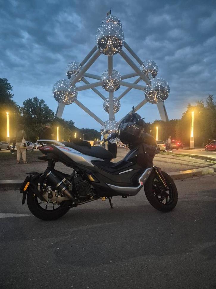 Aprilia Sr Gt 125 2023 3600€ Fiixe, Vélos & Vélomoteurs, Scooters | Marques Autre, Comme neuf, Enlèvement