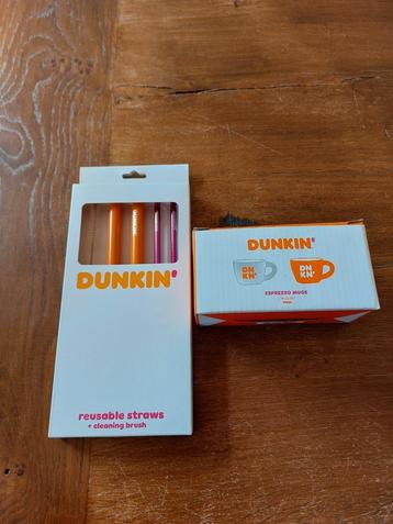 Tasjes en herbruikbare rietjes van Dunkin Donuts beschikbaar voor biedingen
