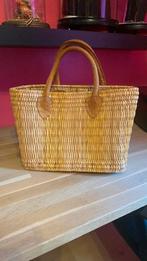 Geel rieten handtasje, Handtassen en Accessoires, Tassen | Damestassen, Ophalen, Zo goed als nieuw, Geel, Handtas