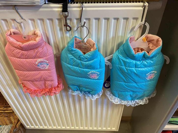 Mooie jasjes aan slechts 20 euro / stuk., Dieren en Toebehoren, Hondenkleding, Nieuw, Hondenjas, Ophalen of Verzenden