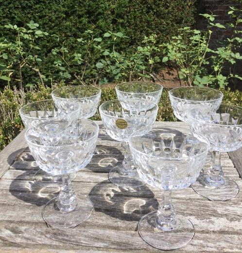 Set 8 Kristallen Champagne Coupes Cristal d'Arques. 8€/set, Antiek en Kunst, Antiek | Glaswerk en Kristal, Ophalen