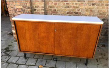 vintage lage wandkast dressoir beschikbaar voor biedingen