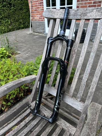 Rock shox lyrick ultimate 160 mm beschikbaar voor biedingen