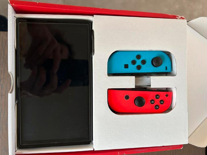 Switch OLED, Games en Spelcomputers, Spelcomputers | Nintendo Switch, Switch OLED, Ophalen