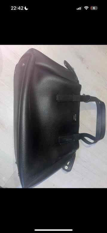 Guess handtas beschikbaar voor biedingen