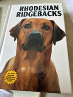 Boek terriers en rhodesian  ridgeback, Ophalen, Zo goed als nieuw, Honden