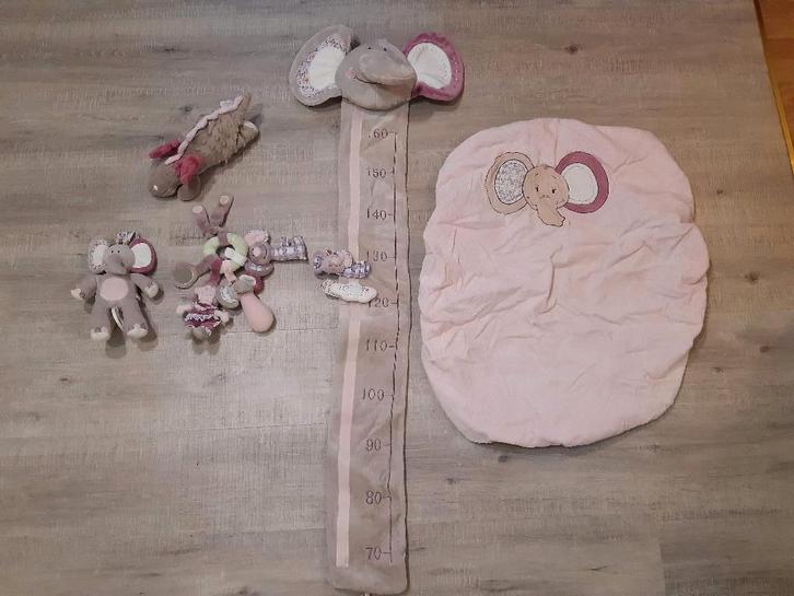 Babyspullen Noukies groeimeter(15€)/ mobieltje 15€ /hoes(5€), Kinderen en Baby's, Kinderspulletjes, Zo goed als nieuw, Ophalen of Verzenden
