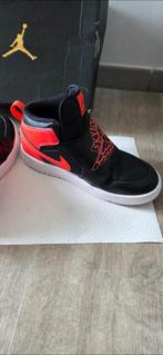 Nike Air Jordan taille 34 fille ou garçon, Ophalen, Zo goed als nieuw, Schoenen