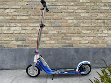 Hudora scooter met grote wielen beschikbaar voor biedingen